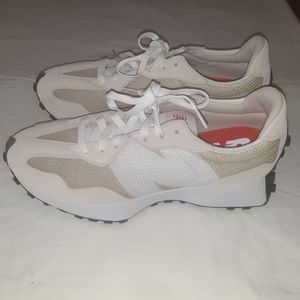 New Balance Men's Sz 10 Altletic Shoes NWOT'